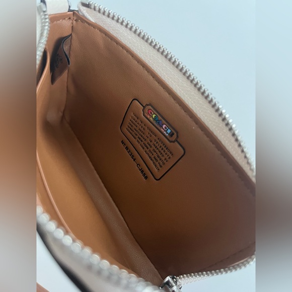 New COACH PRIDE Rainbow Signature Canvas Multifunction Card Case CJ658 - Picture 4 of 4